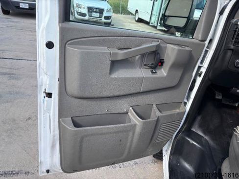 Used 2016 Chevrolet Express 2500 RWD image 14