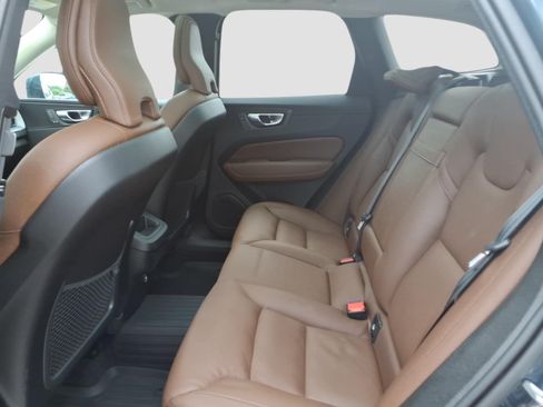 Used 2019 Volvo XC60 T6 Momentum w/ Advanced Package AWD/4WD image 14
