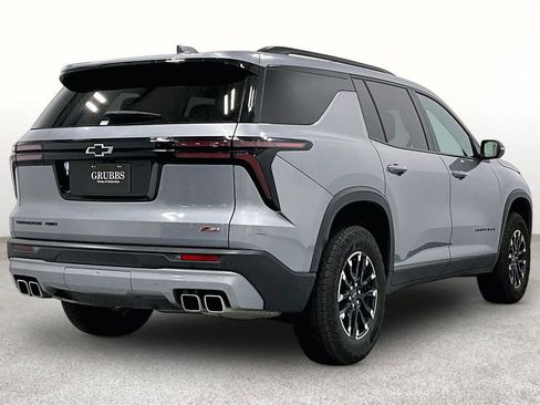 Used 2025 Chevrolet Traverse Z71 AWD/4WD image 2