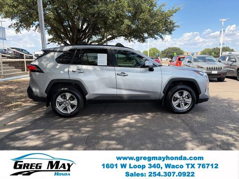Used 2022 Toyota RAV4 XLE w/ Convenience Package FWD image 9