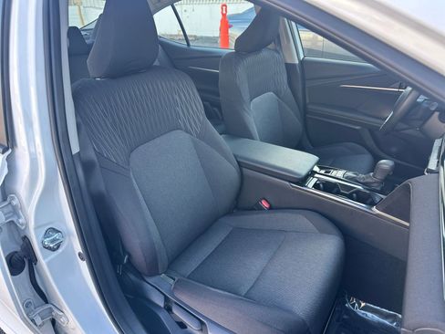 Used 2025 Toyota Camry LE image 35