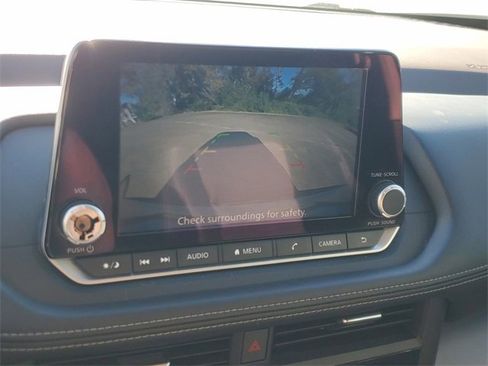 Used 2023 Nissan Rogue SV image 24