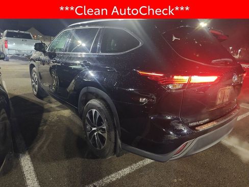 Used 2022 Toyota Highlander XLE image 4