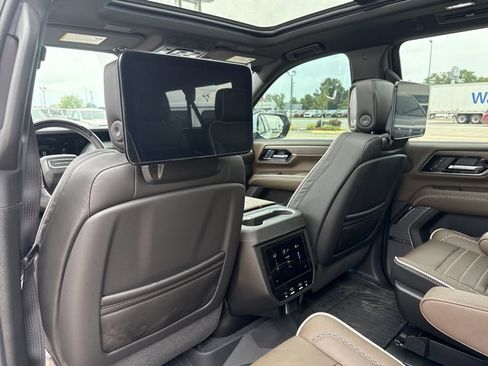 Used 2026 GMC Yukon XL Denali Ultimate AWD/4WD image 8