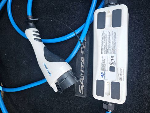 Used 2022 Hyundai Santa Fe Limited image 34