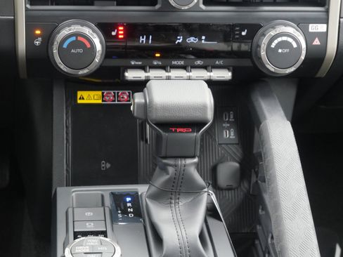 New 2026 Toyota Tacoma TRD Off-Road AWD/4WD image 9