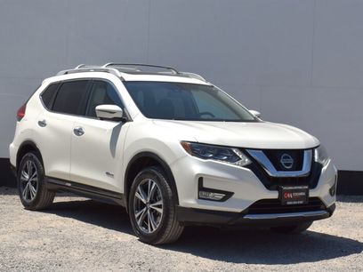 Used 2017 Nissan Rogue SL w/ SL HEV Premium Package