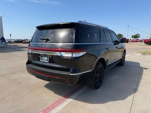 Used 2023 Lincoln Navigator L Reserve AWD/4WD image 3