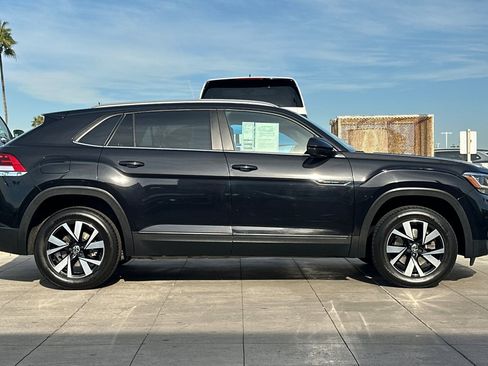 Certified 2020 Volkswagen Atlas Cross Sport S image 4
