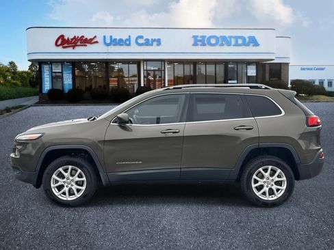 Used 2014 Jeep Cherokee Latitude w/ Cold Weather Group image 2