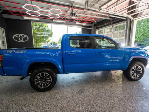 Used 2021 Toyota Tacoma TRD Sport AWD/4WD image 4