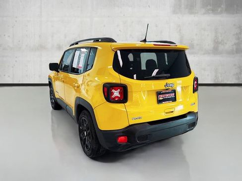 Used 2018 Jeep Renegade Latitude image 7