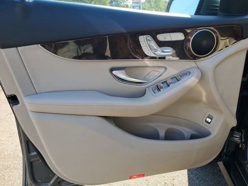 Used 2018 Mercedes-Benz GLC 300 image 12