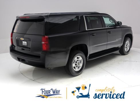 Used 2017 Chevrolet Suburban 3500 LS w/ Driver Alert Package AWD/4WD image 4