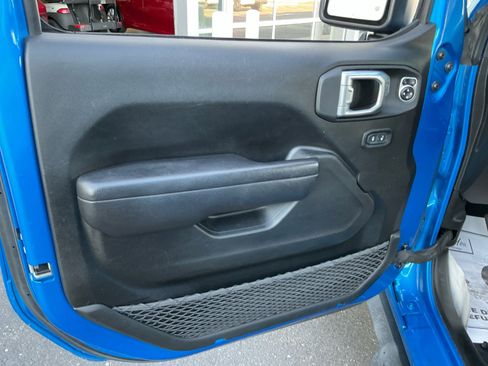 Used 2024 Jeep Wrangler Sport S image 13