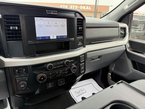 Used 2025 Ford F350 XLT AWD/4WD image 11