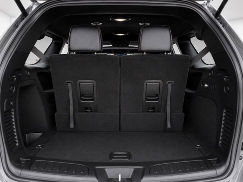 Used 2023 Dodge Durango R/T w/ Tow 'N Go Package AWD/4WD image 13