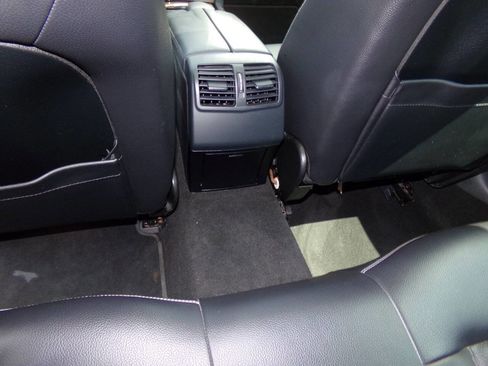 Used 2015 Mercedes-Benz E 350 4MATIC Sedan image 17