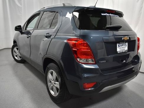 Certified 2022 Chevrolet Trax LT w/ LT Convenience Package FWD image 7