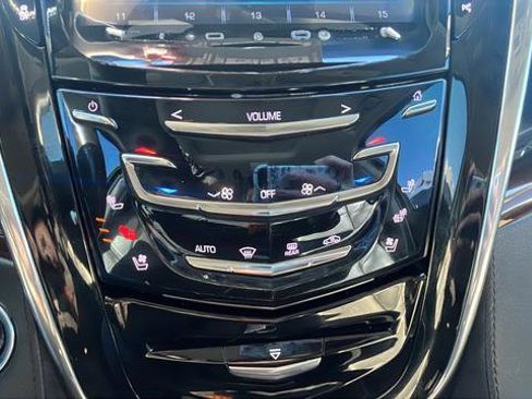 Used 2018 Cadillac Escalade ESV Luxury image 16
