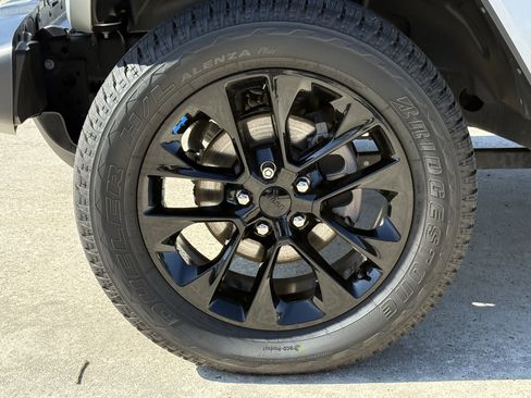 Used 2023 Jeep Wrangler Sahara image 12