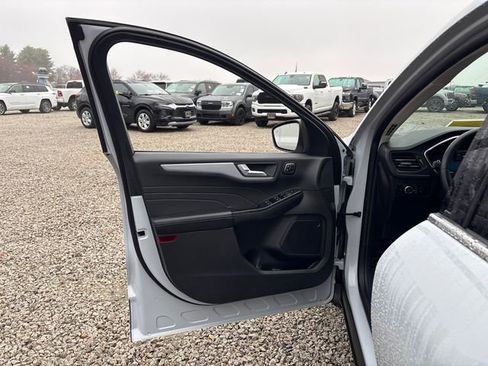 Used 2025 Ford Escape Platinum image 17