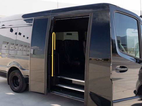 Used 2019 Mercedes-Benz Sprinter 3500 image 33