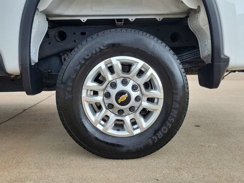 Used 2025 Chevrolet Silverado 2500 LT w/ Convenience Package AWD/4WD image 8