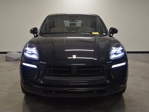 Certified 2025 Porsche Macan AWD/4WD image 10