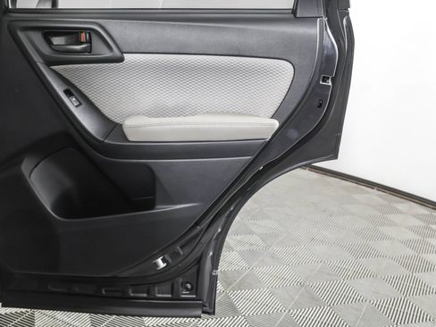 Used 2017 Subaru Forester 2.5i Premium image 44