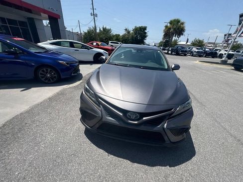 Used 2021 Toyota Camry SE FWD image 12