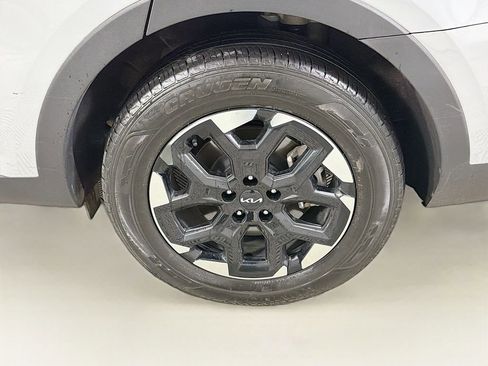 Used 2025 Kia Sorento S image 33