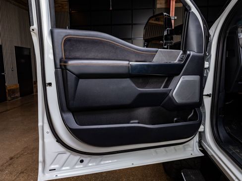 Used 2024 Ford F250 Platinum image 36