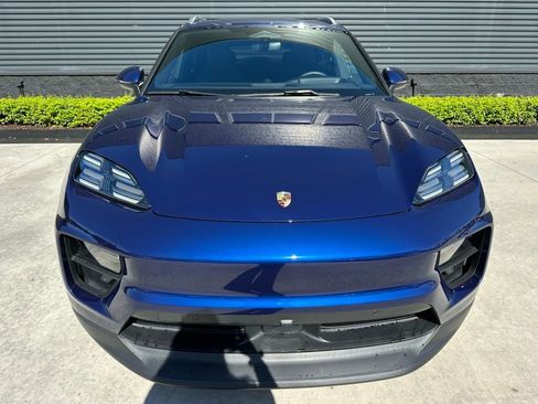 Used 2024 Porsche Macan 4 Electric image 8