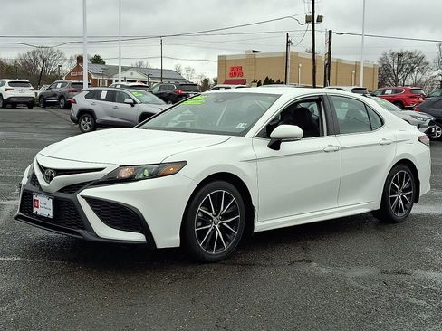 Certified 2024 Toyota Camry SE w/ Cold Weather Package image 3