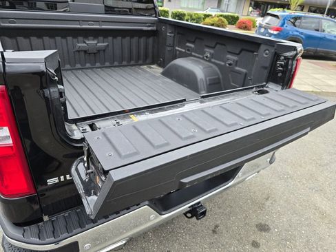 Used 2025 Chevrolet Silverado 1500 LTZ w/ LTZ Premium Package image 23