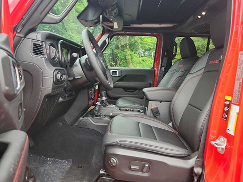 New 2026 Jeep Wrangler Unlimited Rubicon AWD/4WD image 9