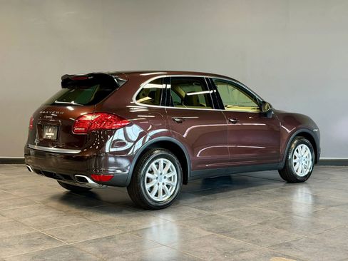 Used 2014 Porsche Cayenne Platinum Edition AWD/4WD image 6