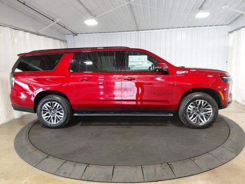 New 2026 Chevrolet Suburban Z71 w/ Z71 Off-Road Package AWD/4WD image 10