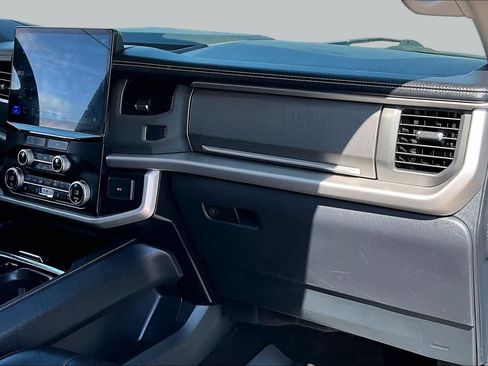 Used 2023 Ford Expedition XLT RWD image 17