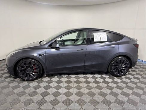 Used 2021 Tesla Model Y Performance AWD/4WD image 3