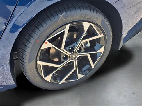 New 2025 Kia K5 EX image 19