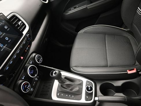 New 2026 Hyundai Venue SEL FWD image 18