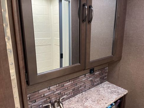 Used 2018 Ford E-450 and Econoline 450 Super Duty w/ Motorhome Prep Package image 39