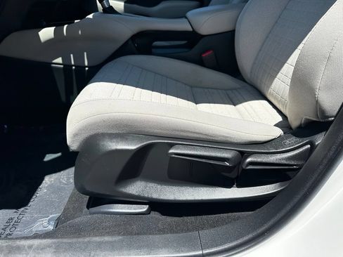 Used 2023 Honda HR-V LX image 21