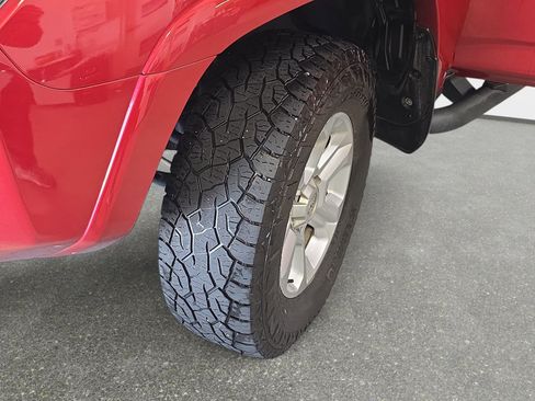 Used 2022 Toyota 4Runner SR5 Premium w/ Moonroof Package image 30