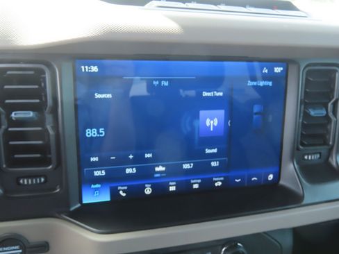 Used 2023 Ford Bronco Wildtrak AWD/4WD image 34