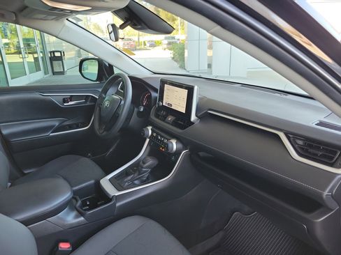 Certified 2023 Toyota RAV4 XLE w/ Convenience Package image 30