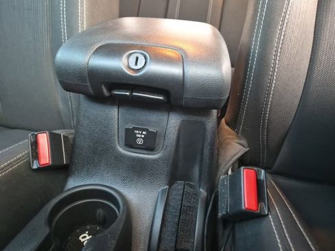 Used 2016 Jeep Wrangler Sahara w/ Connectivity Group image 33