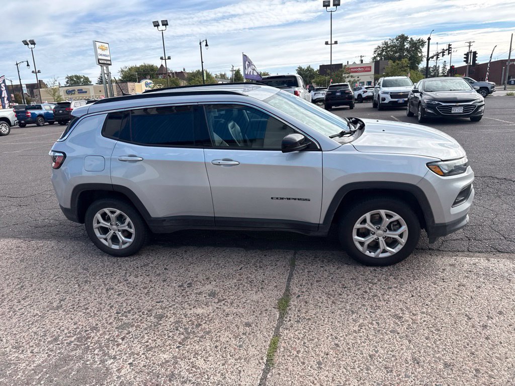 Used 2024 Jeep Compass Latitude AWD/4WD image 8